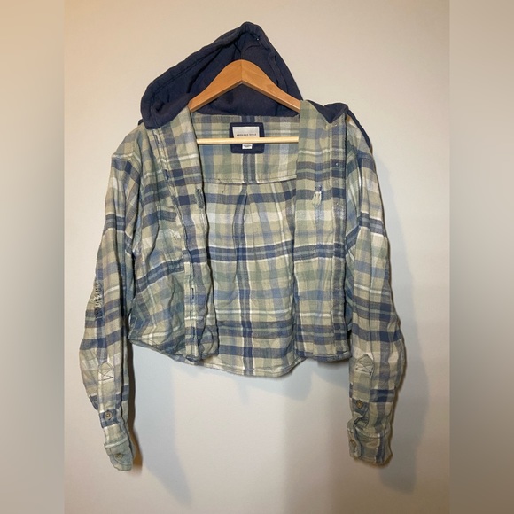 American Eagle Cropped flannel size: M - Picture 1 of 2